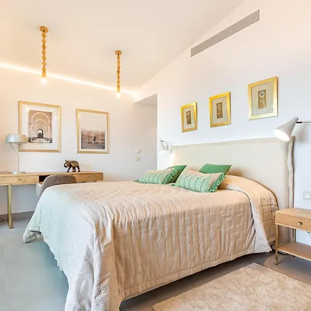 Penthouse Alba, Med One- Higueron,