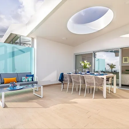 Penthouse Alba, Med One- Higueron, *