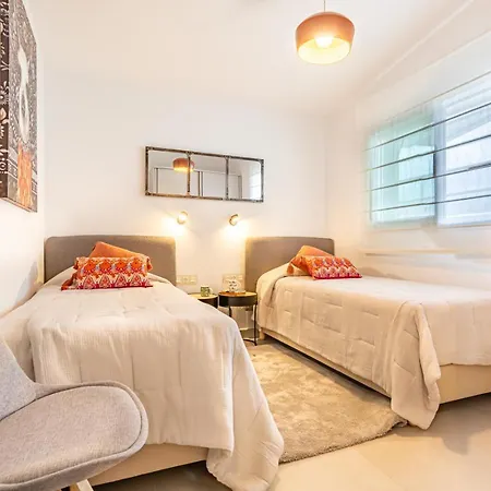 דירה Penthouse Alba, Med One- Higueron, פואנגירולה