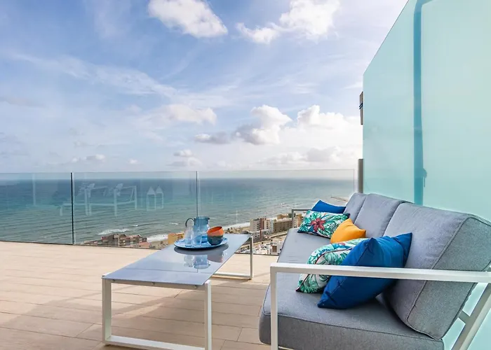 Penthouse Alba, Med One- Higueron, Апартаменты Фуэнхирола