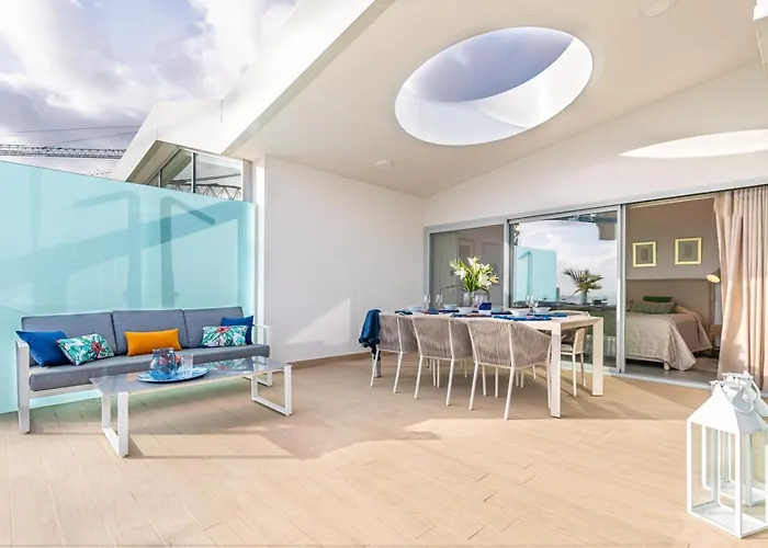 Penthouse Alba, Med One- Higueron, *