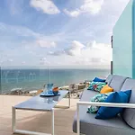 Penthouse Alba, Med One- Higueron, アパート フエンヒロラ