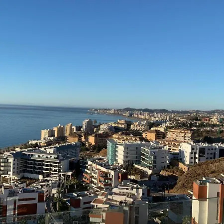 Penthouse Alba, Med One- Higueron, アパート *
